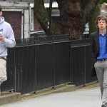 Мик Джаггер с сыном на улицах Лондона